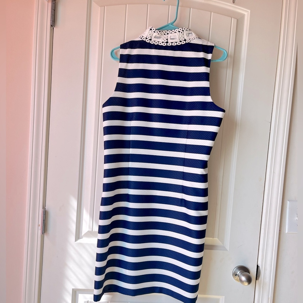 Dress - Picture 3 of 4
